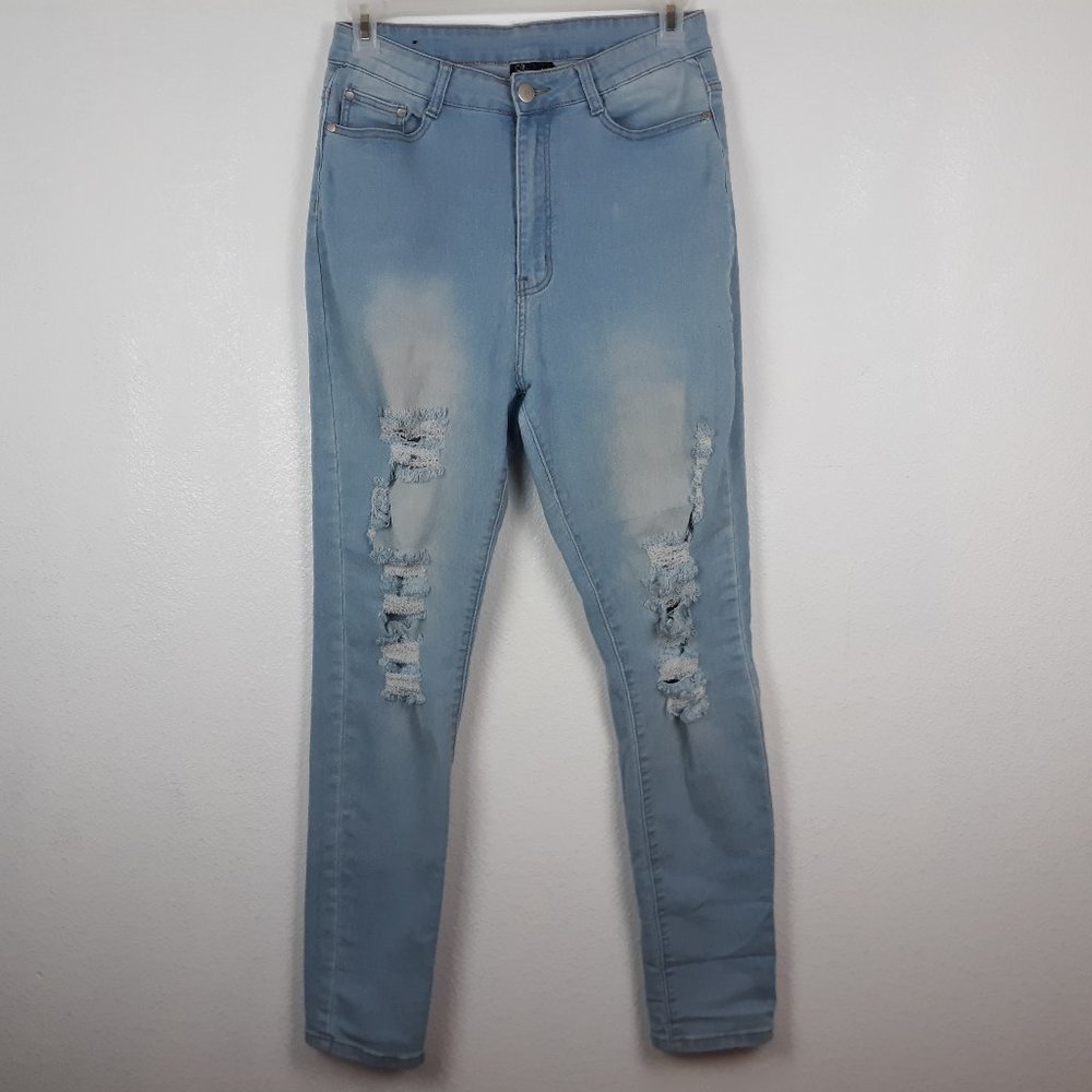 B.O.B JEANS Women's Size 1X Distressed Stretch Light Wash Denim Inseam 30.5 inch